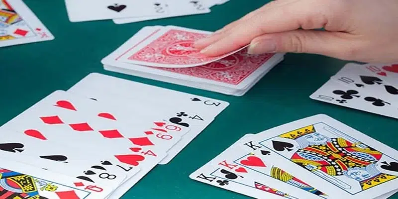 Khám Phá Cách Chơi Phỏm: Hướng Dẫn và Bí Quyết Thành Công 2 cach-choi-phom-2